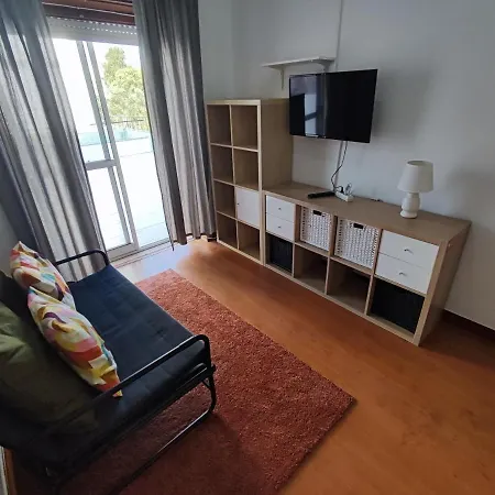 Sintra, T3 With Terrace In Massama, Queluz, Sintra *